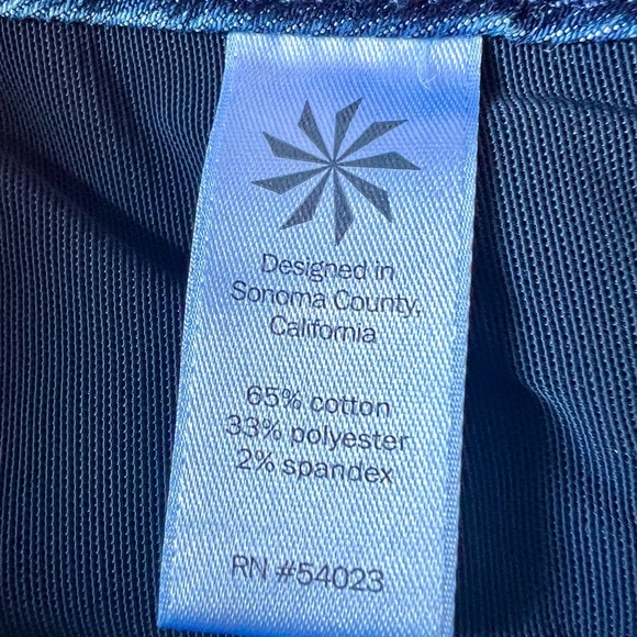 Athleta Mid-Rise Tapered Slim Fit Jeans - Size 0 (26") - Picture 9 of 10